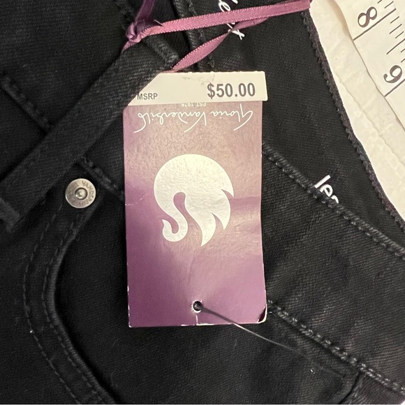 Gloria Vanderbilt “Jessa” Skinny Jeans - Picture 4 of 8